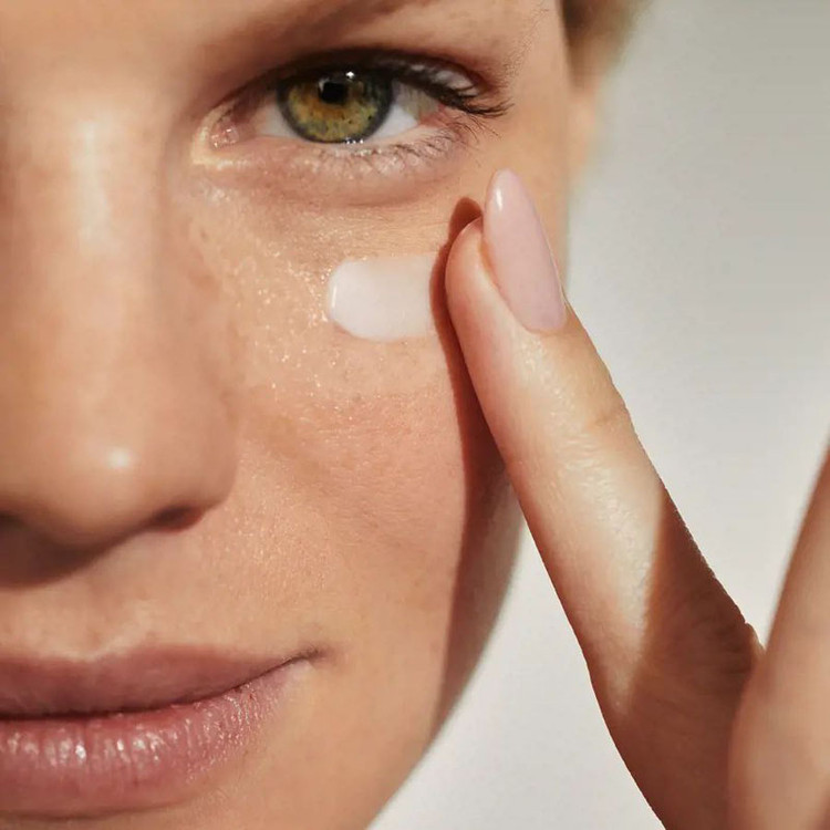 بالم آبرسان،روشن و صافکننده دور چشم ولوسوفی